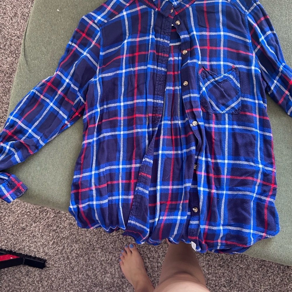 American Eagle Outfitters Blue and Red Button Down Shirt